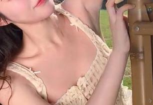 想知道更多惊人八卦？快来iOS上的“www.51.com”一起吃瓜吧！
