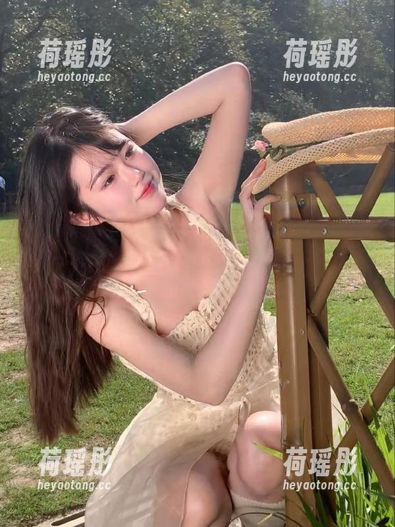 想知道更多惊人八卦？快来iOS上的“www.51.com”一起吃瓜吧！