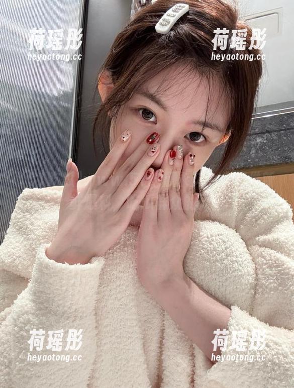 www.51吃瓜永久为你提供新鲜爆料，吃瓜群众的天堂