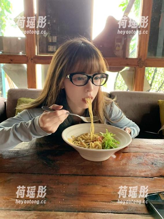 黑料网曝 赶快点击链接!黑料网曝带你吃瓜明星校园那些事